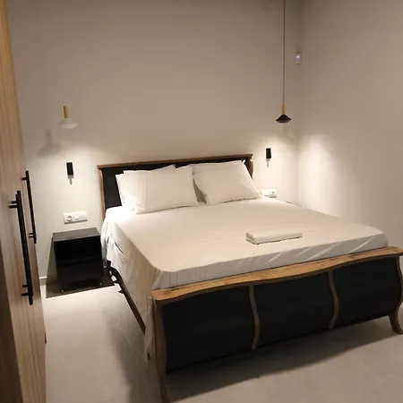 Kooba Luxury *